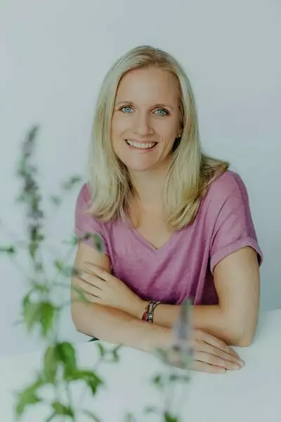 LEENA WOLK – Physiotherapeutin für Beckenboden und Rektusdiastase